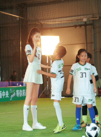 高位逼抢战术训练：提升球队压迫力与商业价值